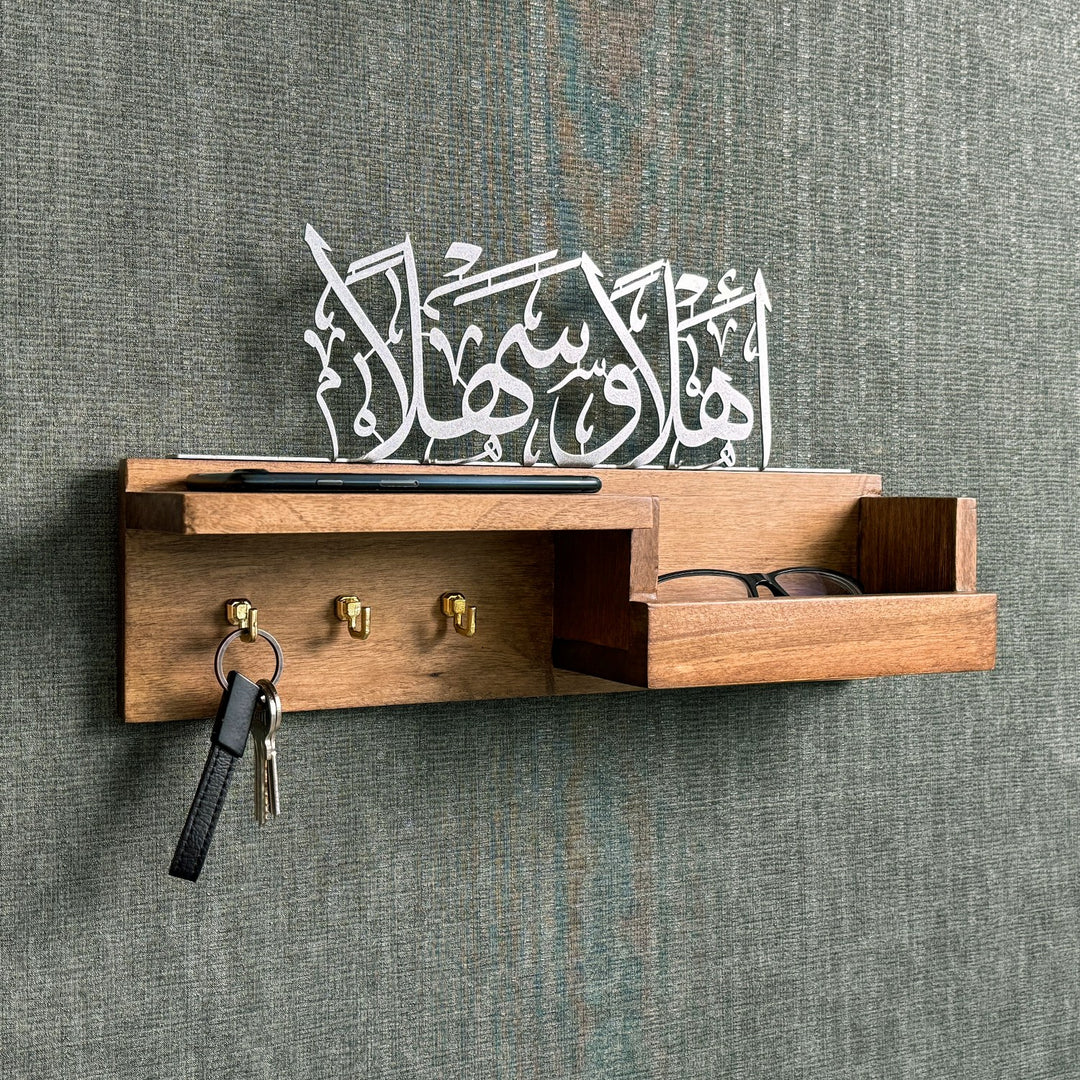ahsap-anahtarlik-ev-icin-arapca-ehlen-ve-sehlen-yazili-duvar-anahtarlik-ile-pratik-duzen-cozumu-islamicwallart