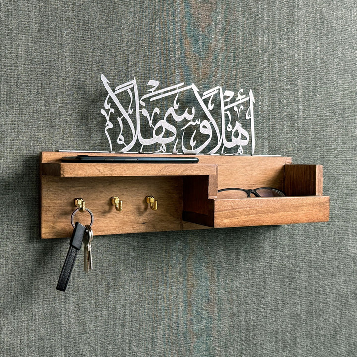 ahsap-anahtarlik-ev-icin-arapca-ehlen-ve-sehlen-yazili-duvar-anahtarlik-ile-pratik-duzen-cozumu-islamicwallart