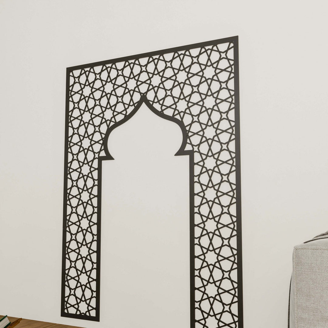 namaz-odasi-icin-ahsap-mihrap-estetik-islami-duvar-tasarimi-islamicwallarttr