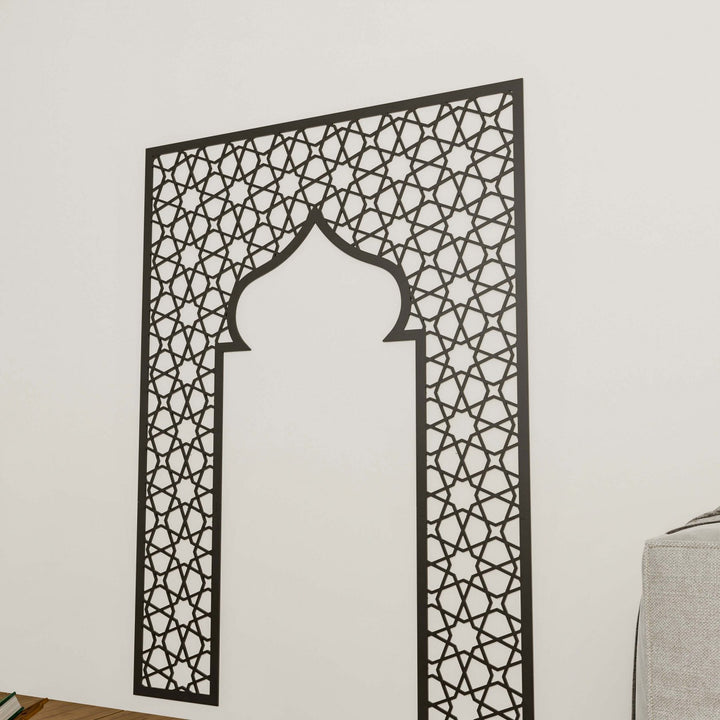 namaz-odasi-icin-ahsap-mihrap-estetik-islami-duvar-tasarimi-islamicwallarttr