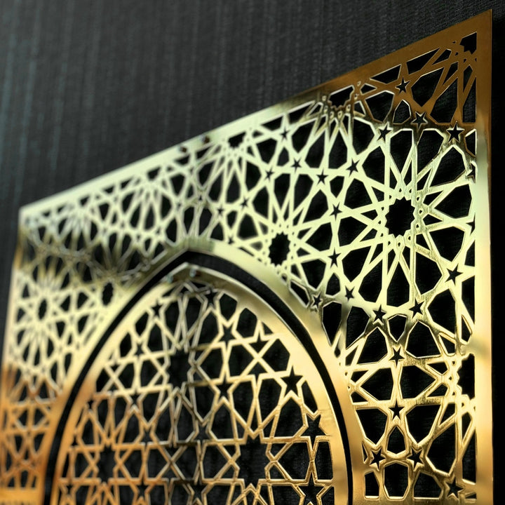 altin-renkli-zarif-mihrap-tasarimi-ile-metal-duvar-susu-islamicwallart
