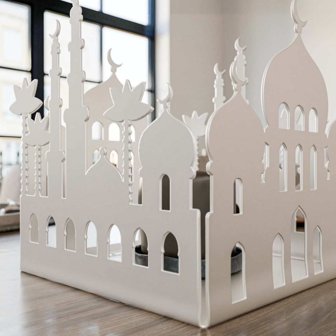 sofralar-icin-beyaz-renkli-metal-mumluk-ramazan-konsepti-islamicwallarttr