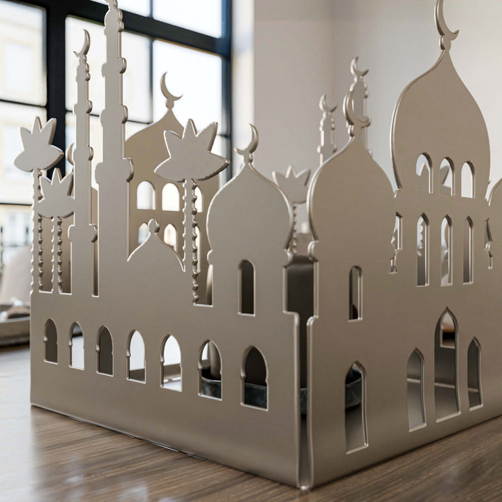 sofralar-icin-gumus-renkli-metal-mumluk-ramazan-konsepti-islamicwallarttr