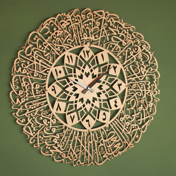 estetik-ve-manevi-deger-katan-ayetel-kursi-duvar-saati-siyah-ve-altin-renk-secenekleriyle-her-dekorasyona-uyum-saglar-islamicwallarttr
