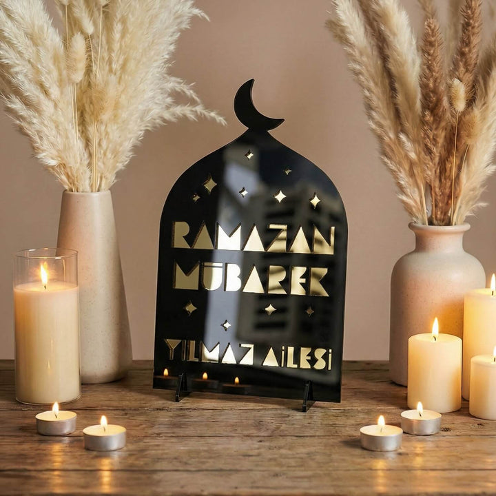 Kişiselleştirilebilir Aile İsimli Akrilik Masa Üstü Ramazan Dekoru