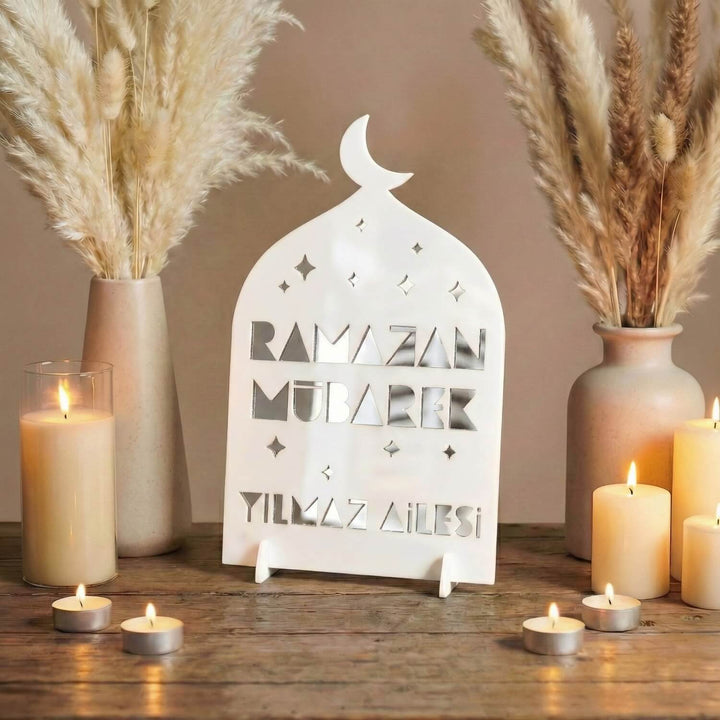 Kişiselleştirilebilir Aile İsimli Akrilik Masa Üstü Ramazan Dekoru