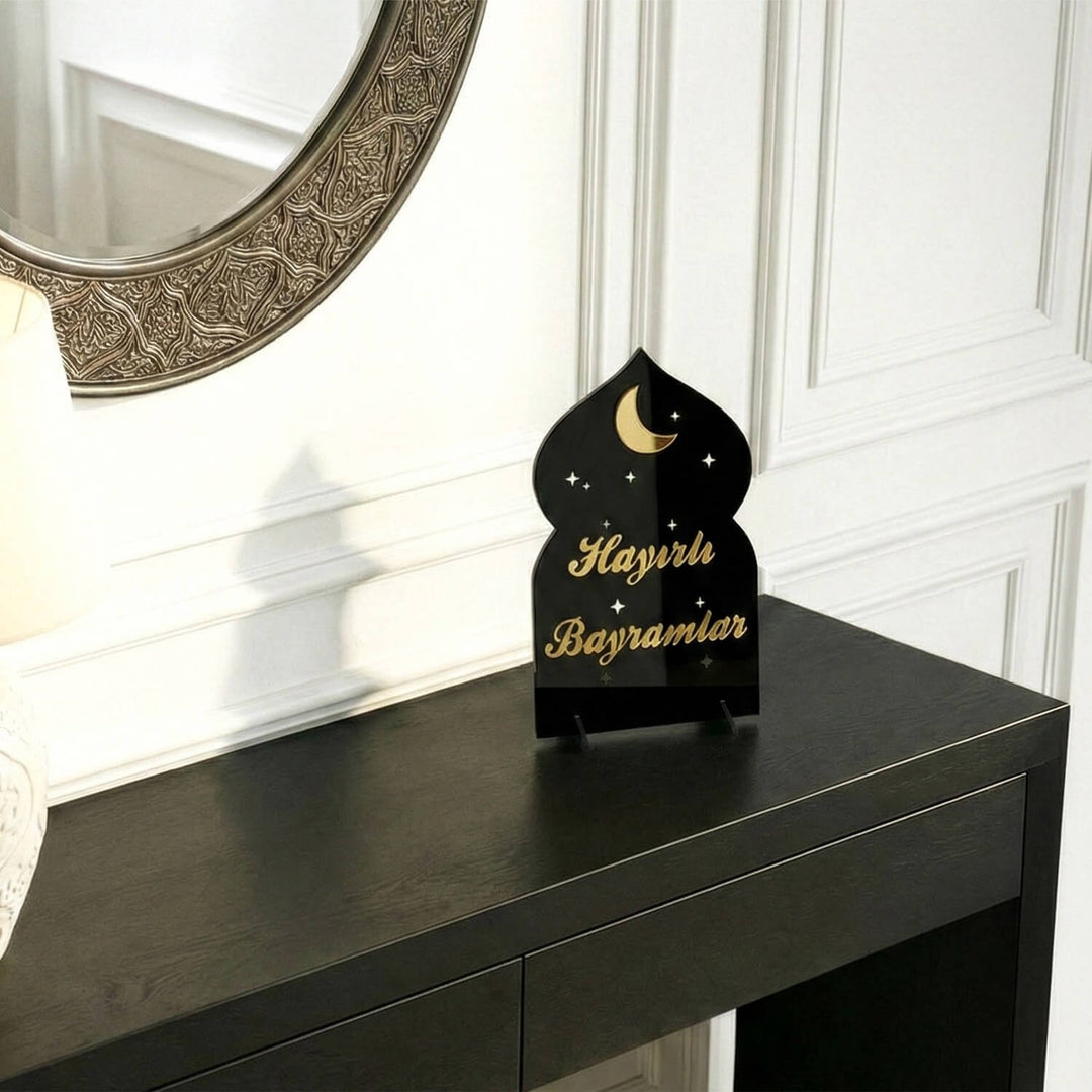 Hayırlı Bayramlar Yazılı Mihrap Formlu Akrilik Masa Üstü Dekor