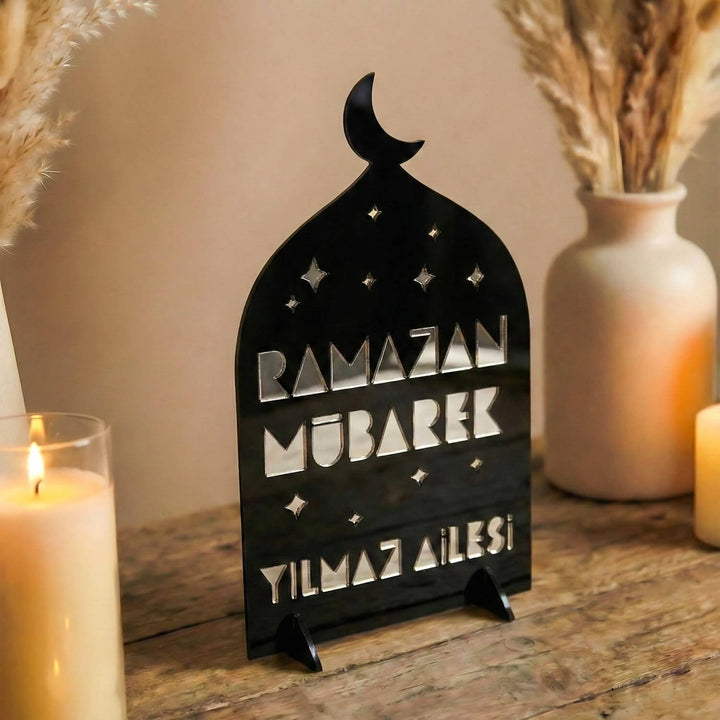 Kişiselleştirilebilir Aile İsimli Akrilik Masa Üstü Ramazan Dekoru