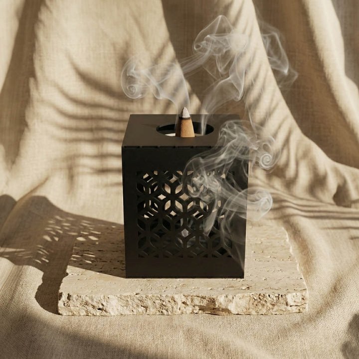 Geometrik Motifli Metal Buhurdanlık - Yekpare Modern Tütsülük
