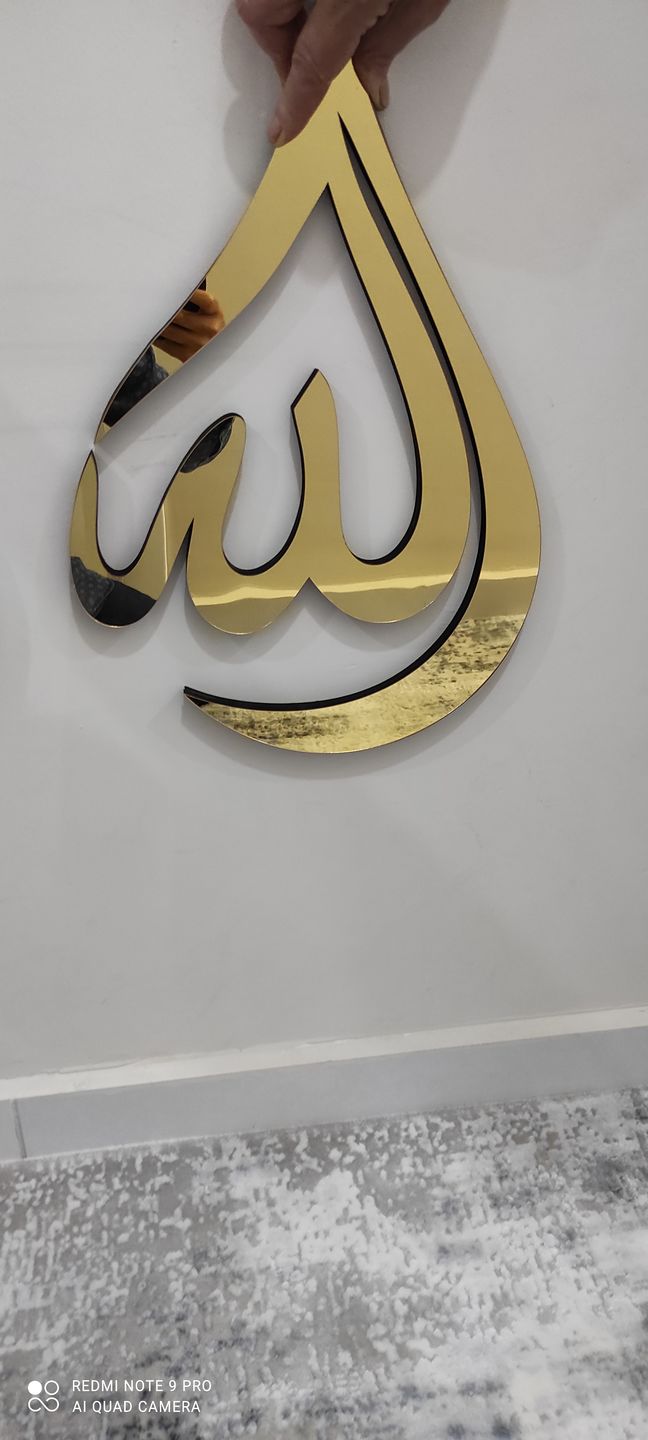 Tek kelime ile harika bir ürün.Kesinlikle pişman olmazsınız.Ben arkadaşıma hediye aldım.Cok beğendiğim için kendime de siparis vereceğim.Kalitesi 10 numara.Epey kalın,sağlam ve şık bir ürün