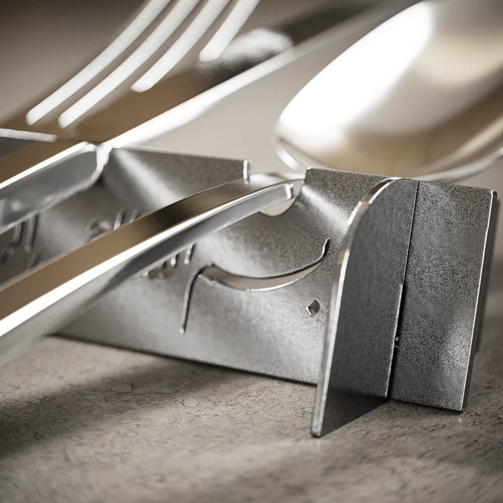 Metal Çatal Bıçak Tutucu – Besmele İşlemeli Lüks Sunum Aksesuarı