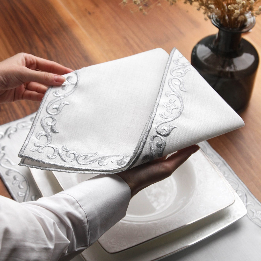 Bismillah ve Elhamdülillah Yazılı Kumaş Peçete Takımı - 6 Kişilik (24 Parça)