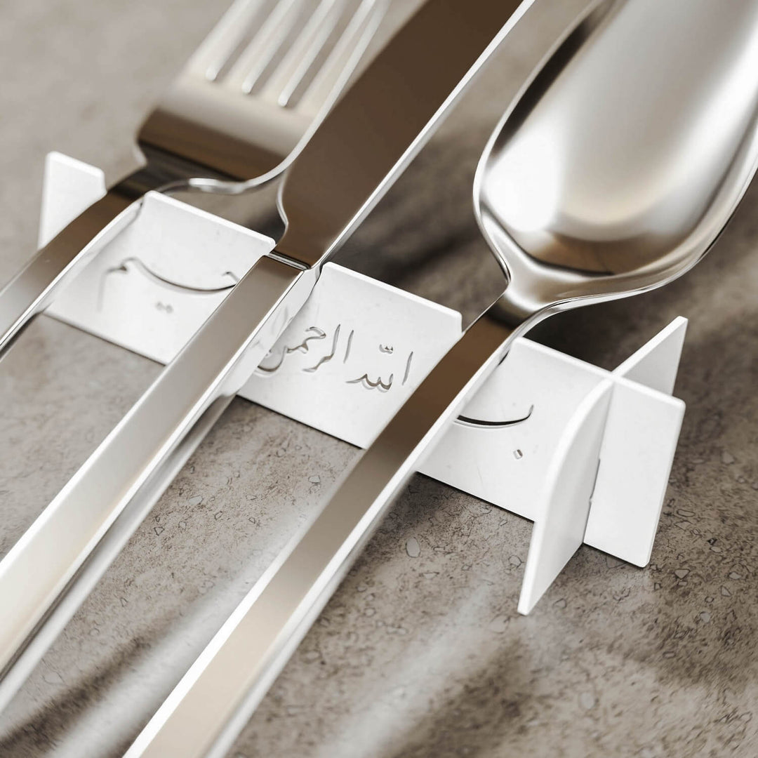 Metal Çatal Bıçak Tutucu – Besmele İşlemeli Lüks Sunum Aksesuarı