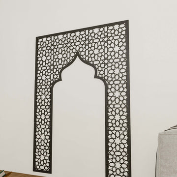geometrik-ahsap-mihrap-islami-duvar-tasarimi-ibadet-kosesi-islamicwallarttr