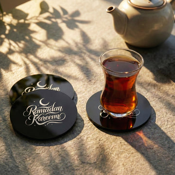 Latin yazılı Ramadan Kareem siyah akrilik bardak altlıkları, çay bardağı altında