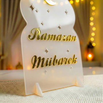 Ramazan Mübarek akrilik Ramazan masa üstü dekor, Buzlu üzeri Altın, Türkçe yazılı, detay