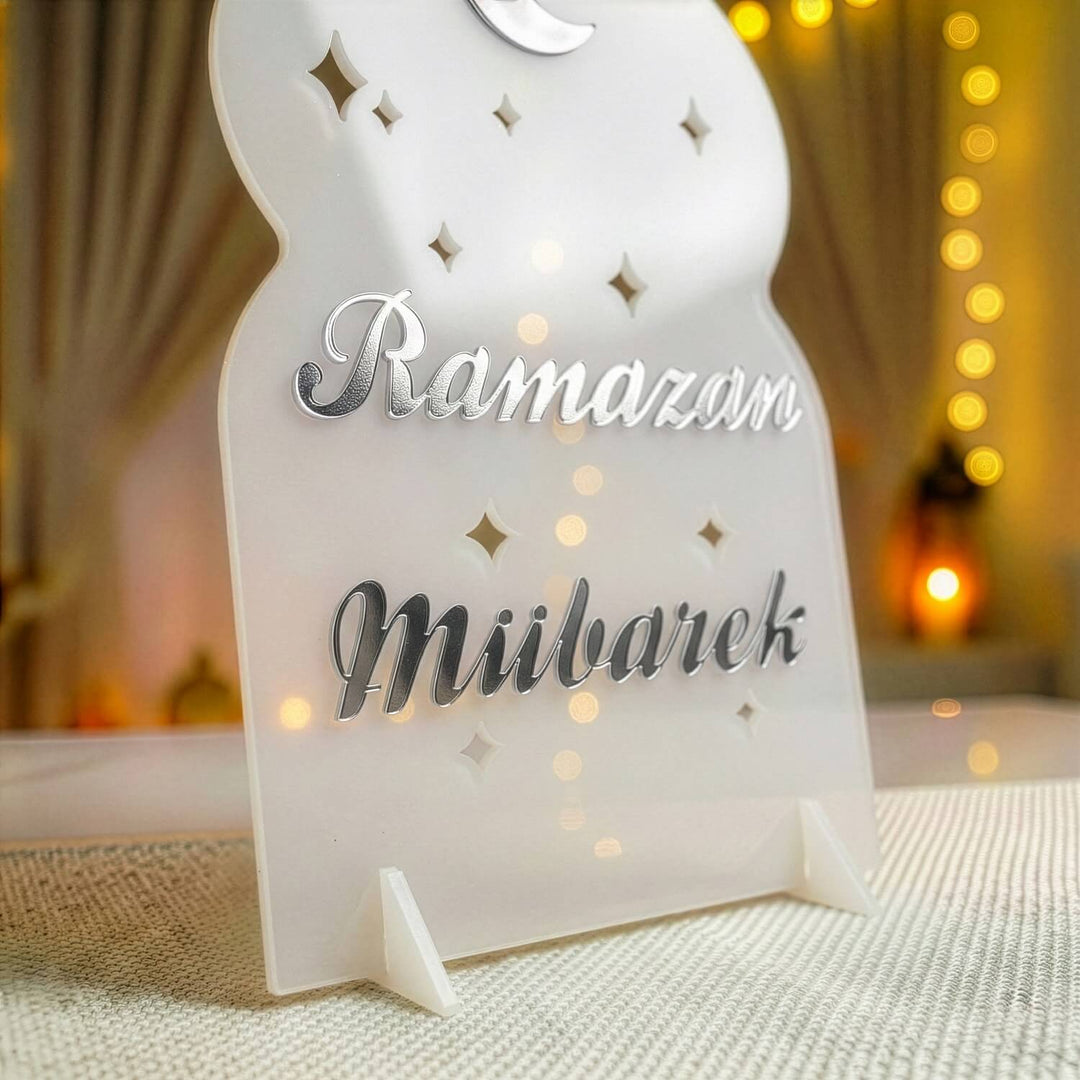 Ramazan Mübarek akrilik Ramazan masa üstü dekor, Buzlu üzeri Gümüş, Türkçe yazılı, detay