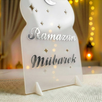 Ramazan Mübarek akrilik Ramazan masa üstü dekor, Buzlu üzeri Gümüş, Türkçe yazılı, detay