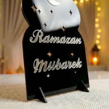 Ramazan Mübarek akrilik Ramazan masa üstü dekor, Siyah üzeri Gümüş, Türkçe yazılı, detay
