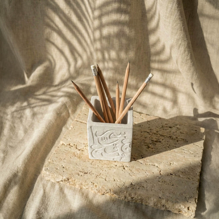 Elif Ba İşlemeli Taş Tozu Kalemlik - Dekoratif Masaüstü Düzenleyici