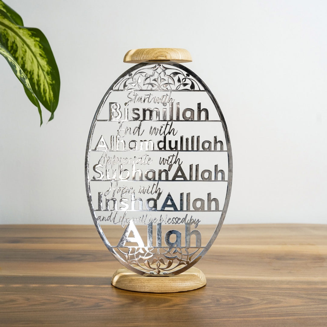 Parlak Gümüş oval metal mumluk, zikir yazılı, ahşap tabanlı ve ahşap mum tablalı, önden görünüm