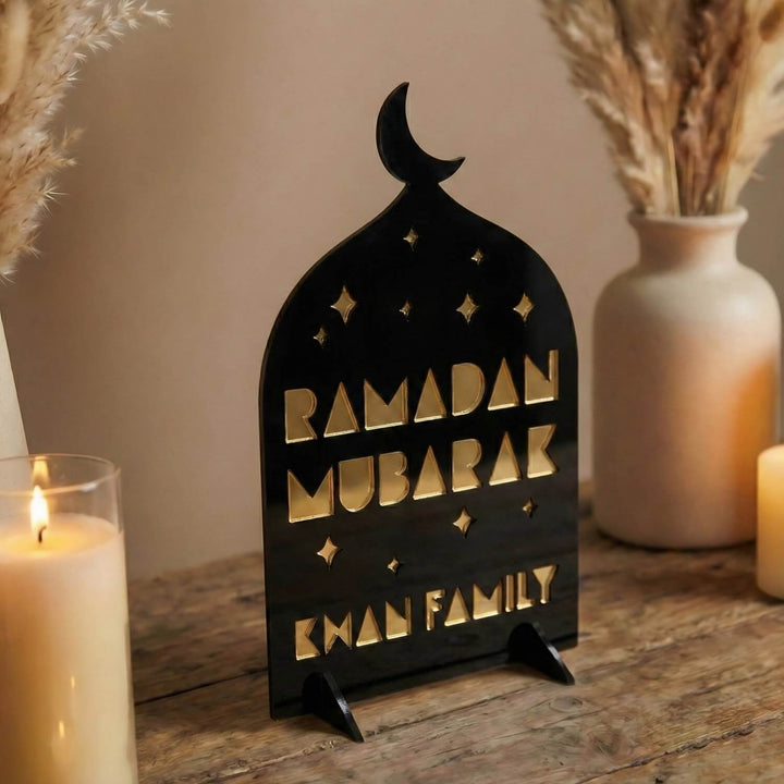 Kişiselleştirilebilir Aile İsimli Akrilik Masa Üstü Ramazan Dekoru