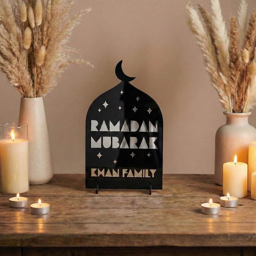 Kişiselleştirilebilir Aile İsimli Akrilik Masa Üstü Ramazan Dekoru
