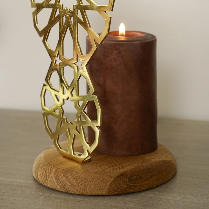 dekoratif-mumluk-geometrik-desenli-altin-renk-metal-tasarim-islamicwallarttr

