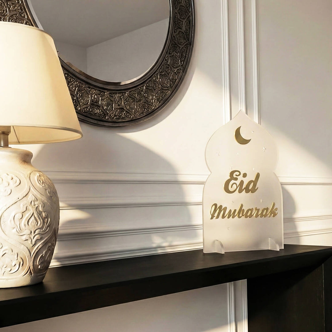 Hayırlı Bayramlar Yazılı Mihrap Formlu Akrilik Masa Üstü Dekor