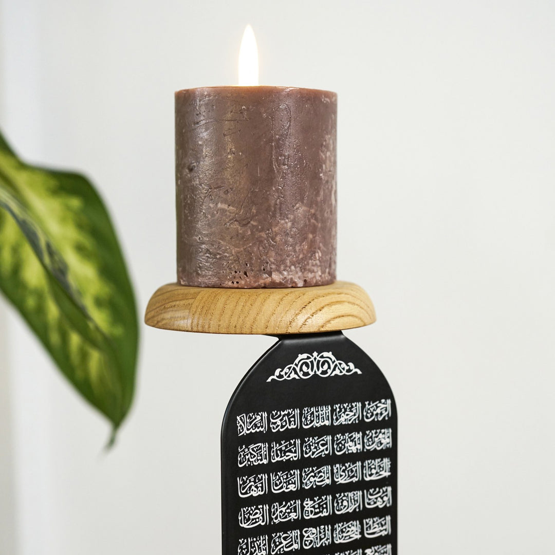 esmaul husna yazili mumlugun yakin cekim ile ust ahsap mum standi ve kaliteli beyaz uv baskisi dikkat cekiyor islamicwallarttr