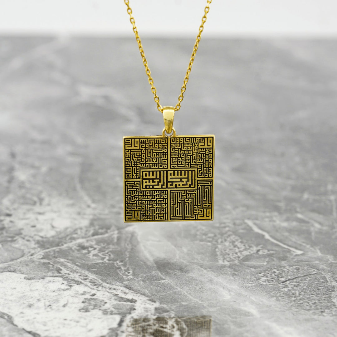felak nas ihlas kafirun yazili ortasinda besmele bulunan altin kaplama gumus kolye islamicwallart