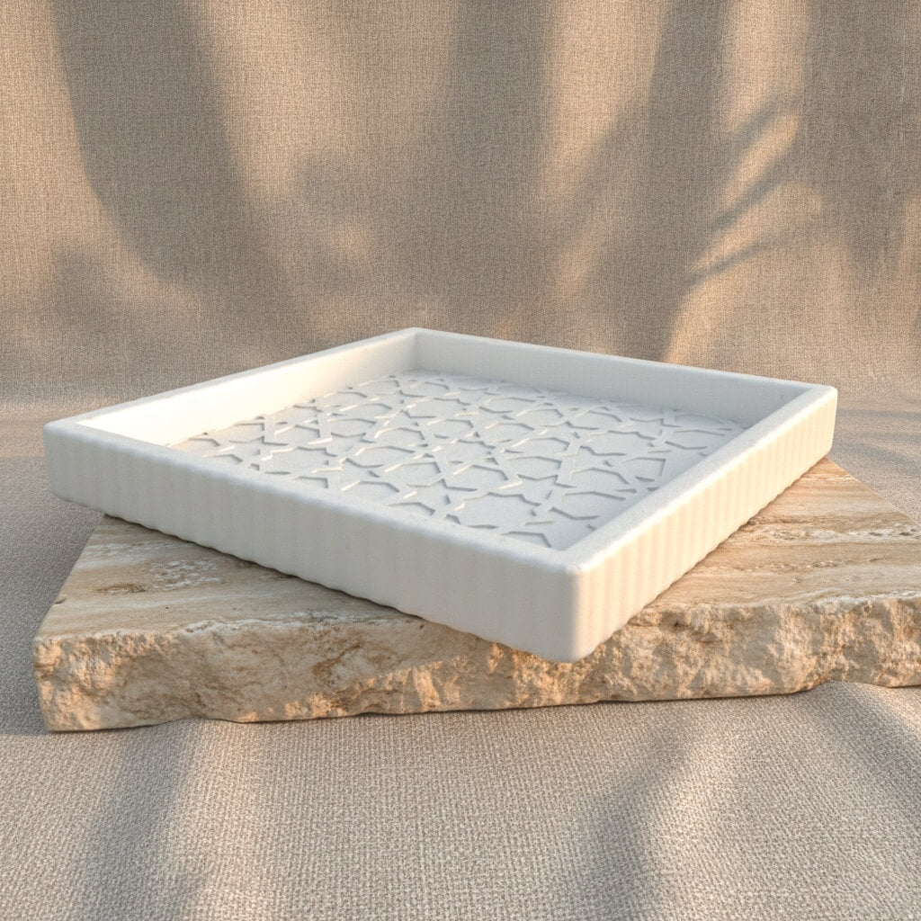 Granada geometrik yıldız motifli taş tozu tabak, traverten taş üzerinde açılı görünüm