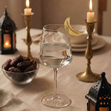 Hilal formlu altın akrilik bardak süsü, Elhamdülillah yazılı, iftar sofrasında kadehin kenarında