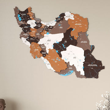Soil tonlarında İran haritası ahşap duvar dekoru, duvarda geniş görünüm, kahverengi katmanlı iller