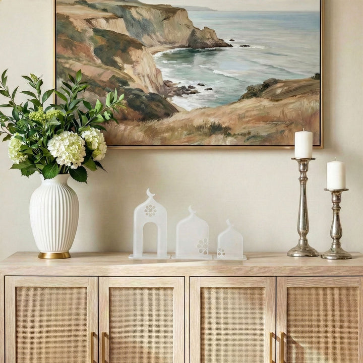 islami masaustu cami siluetli buzlu beyaz akrilik dekor seti minimalist tasarimi ile modern bir Ramazan aksesuari islamicwallarttr