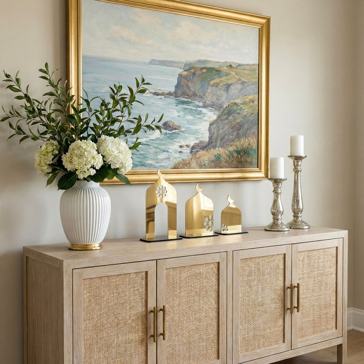 islami masaustu cami siluetli altin akrilik dekor seti minimalist tasarimi ile modern bir Ramazan aksesuari islamicwallarttr