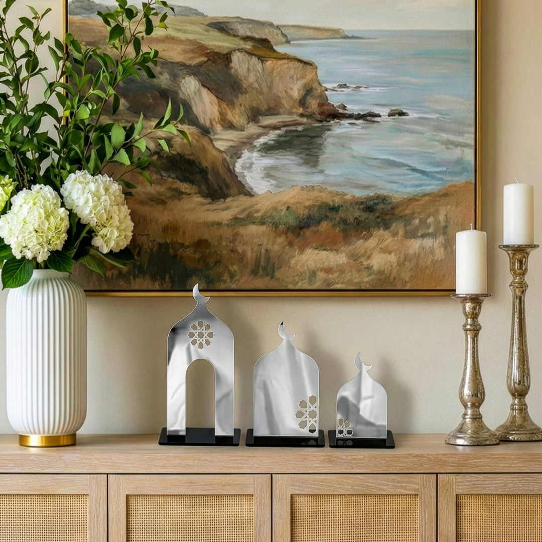 islami masaustu cami siluetli buzlu beyaz akrilik dekor seti minimalist tasarimi ile modern bir Ramazan aksesuari islamicwallarttr