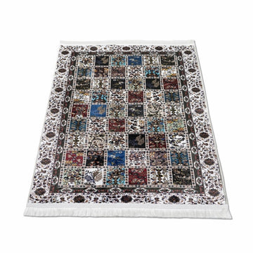 Çok renkli patchwork desenli seccade düz serili, açılı görünüm