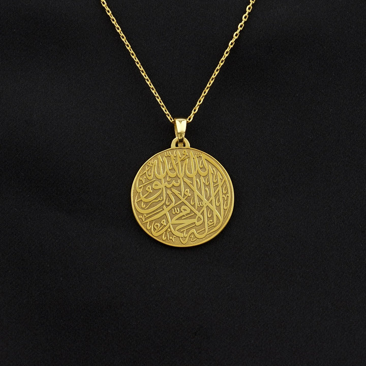 kelime i tevhid arapca hat ile yazili yuvarlak altin kaplama gumus kolye islamicwallarttr