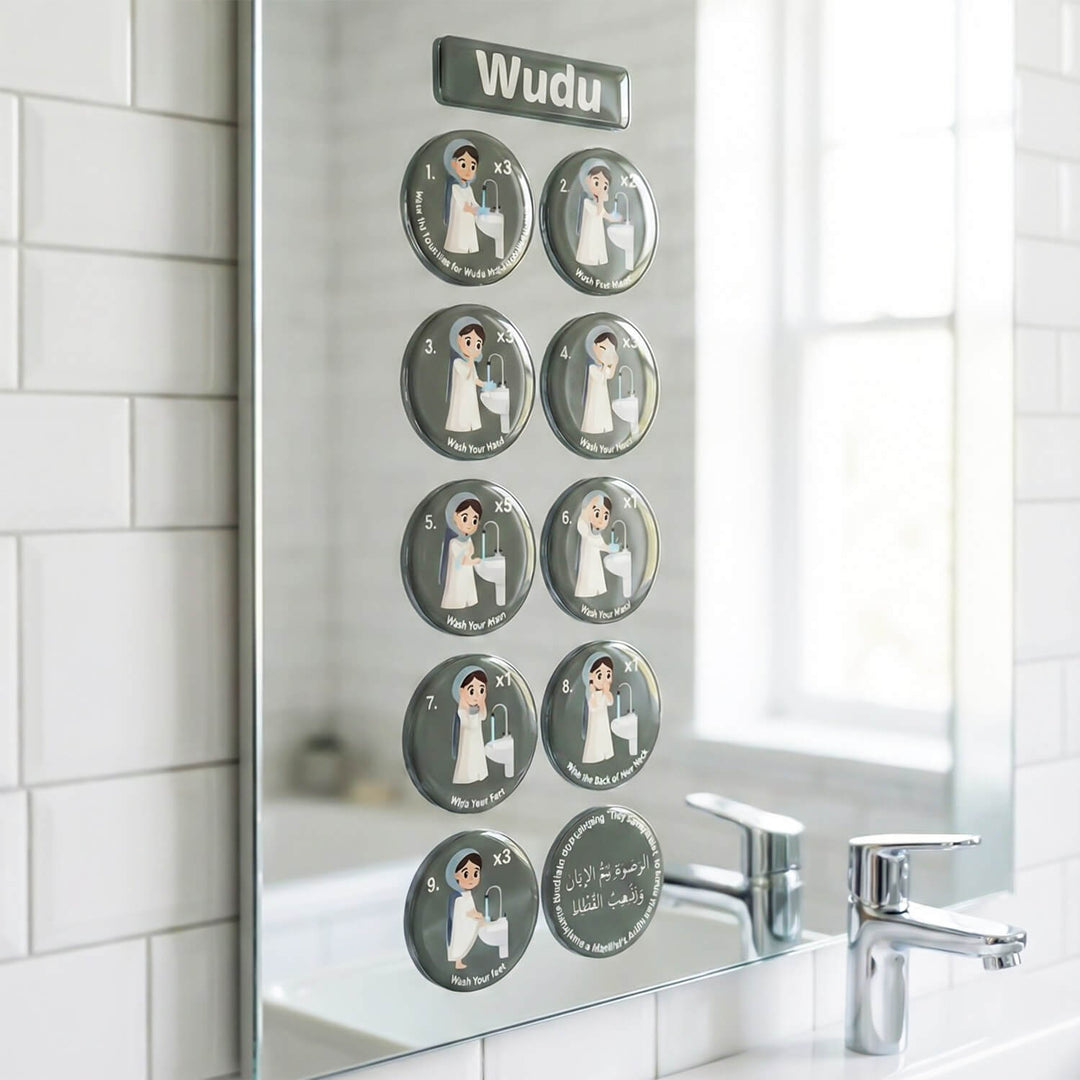 Kızlar için yeşil abdest stickerları banyo aynasına dizilmiş, pencere kenarında