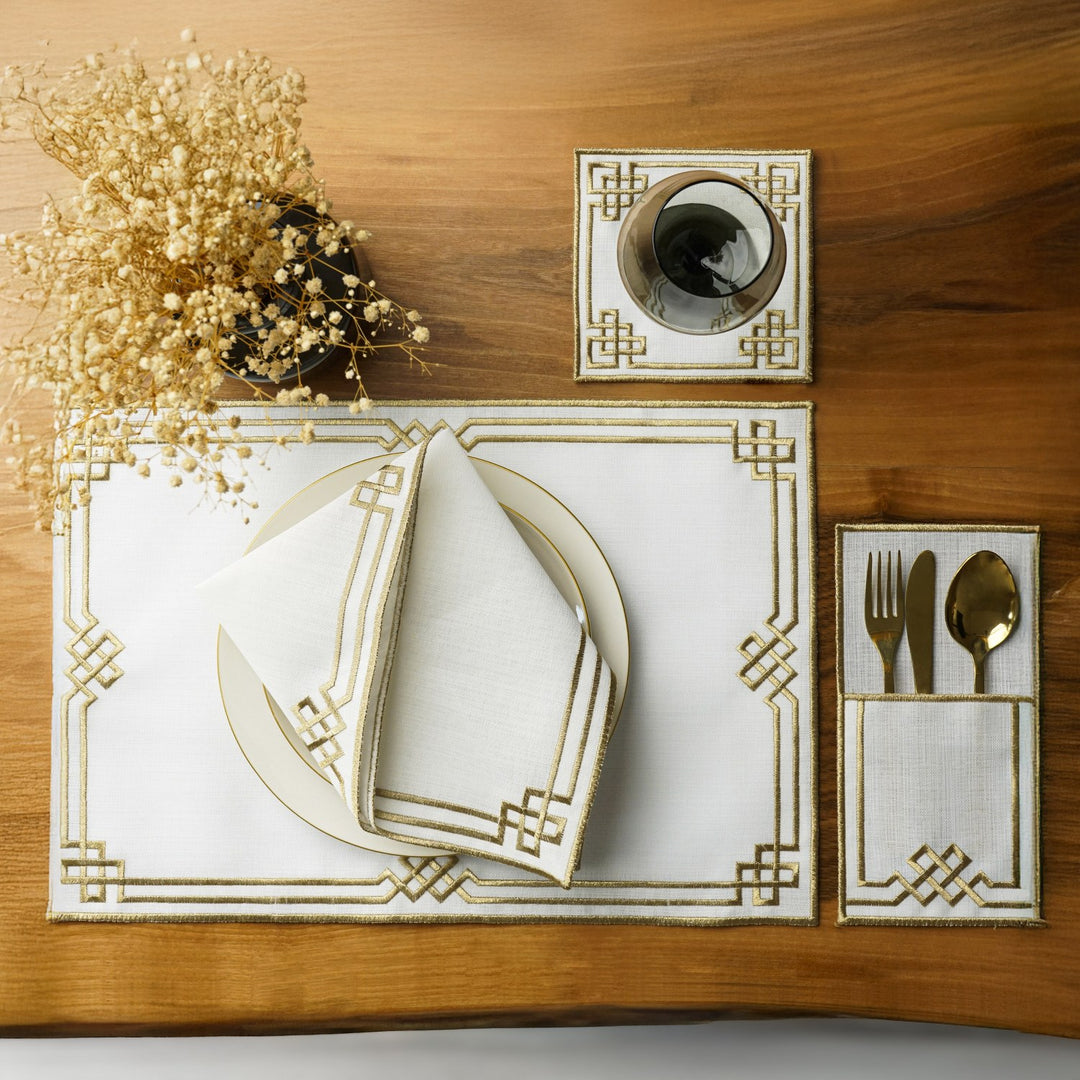 geometrik nakis islemeli 6 kisilik 24 parca sofra sunum takimi zarif yapisiyla on plandadir islamicwallarttr