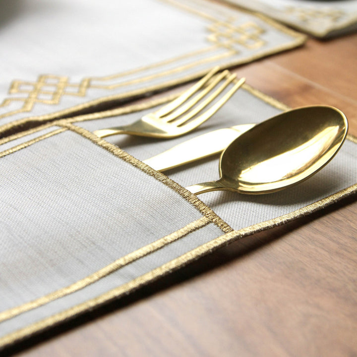 geometrik nakis islemeli takimi catal bicak kasik kesesi luks bir sekilde tamamlar islamicwallarttr