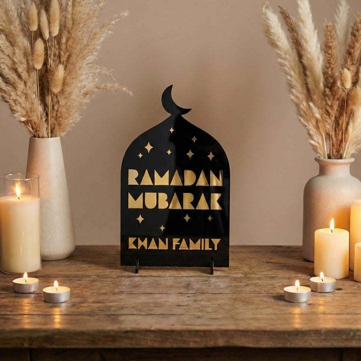 Kişiselleştirilebilir Aile İsimli Akrilik Masa Üstü Ramazan Dekoru