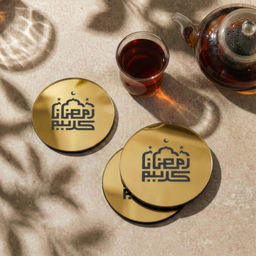 Kufi Hat Ramazan Kerim yazılı altın akrilik bardak altlıkları, cami silüetli tasarım
