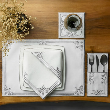 Gümüş nakışlı iftar seti, kare tabak, peçete, kese ve bardak altlığıyla üstten