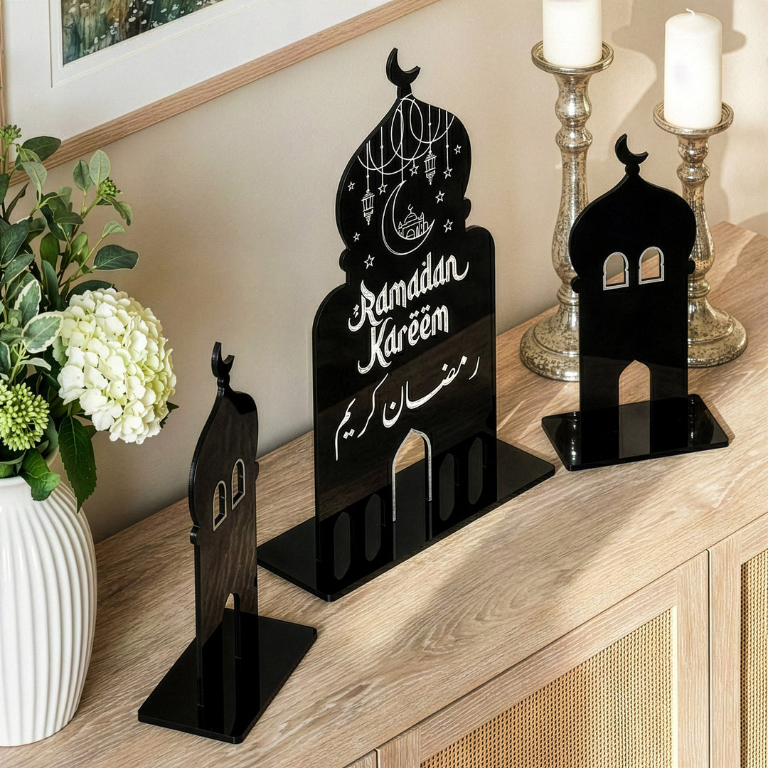 Siyah akrilik Ramazan Kerim seti, kubbe ve minareler konsolda açılı görünüm