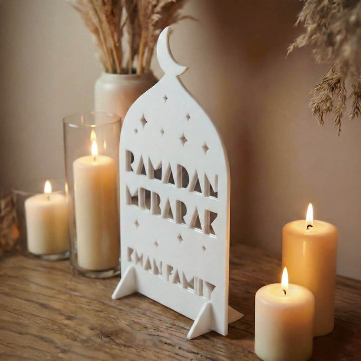 Kişiselleştirilebilir Aile İsimli Akrilik Masa Üstü Ramazan Dekoru