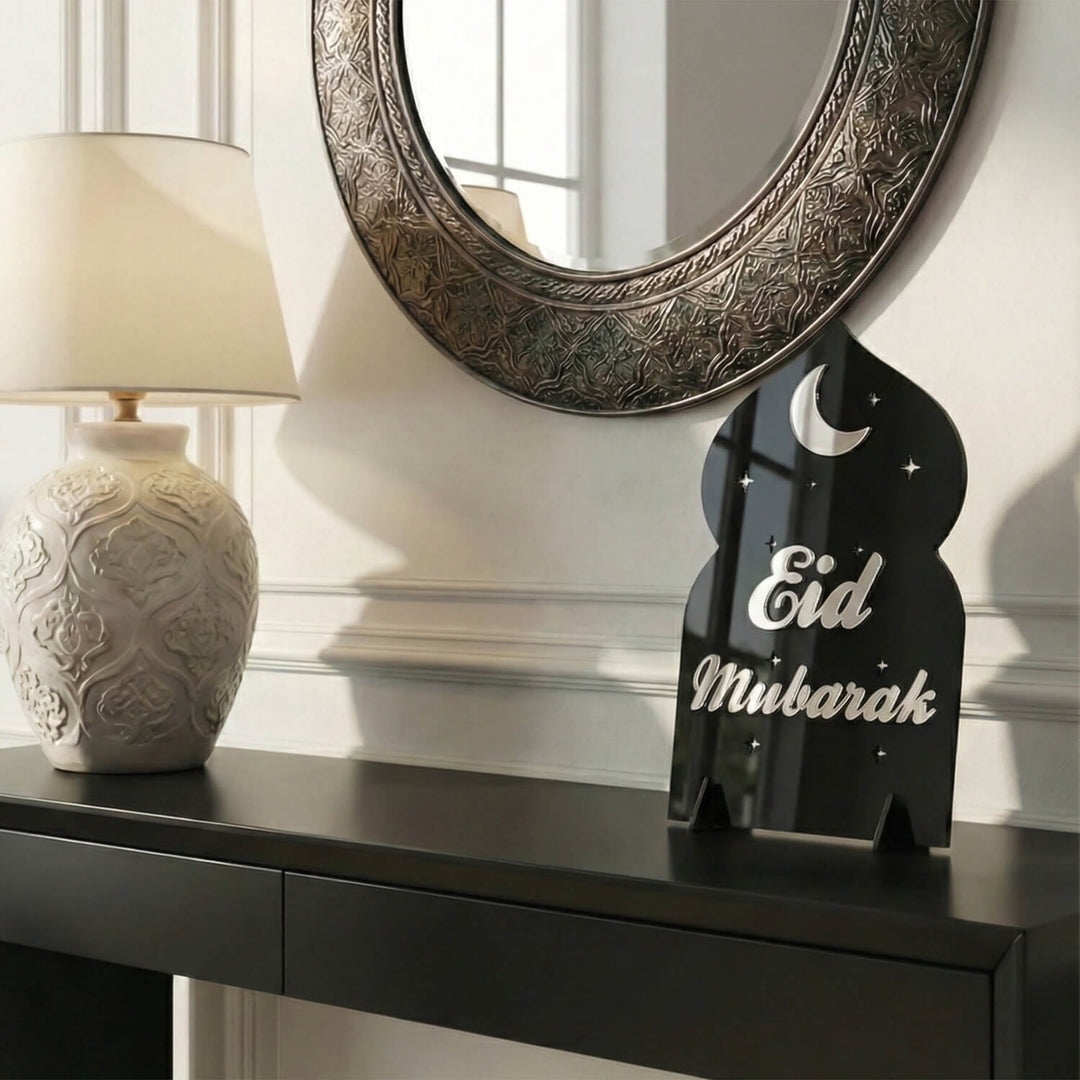 Hayırlı Bayramlar Yazılı Mihrap Formlu Akrilik Masa Üstü Dekor