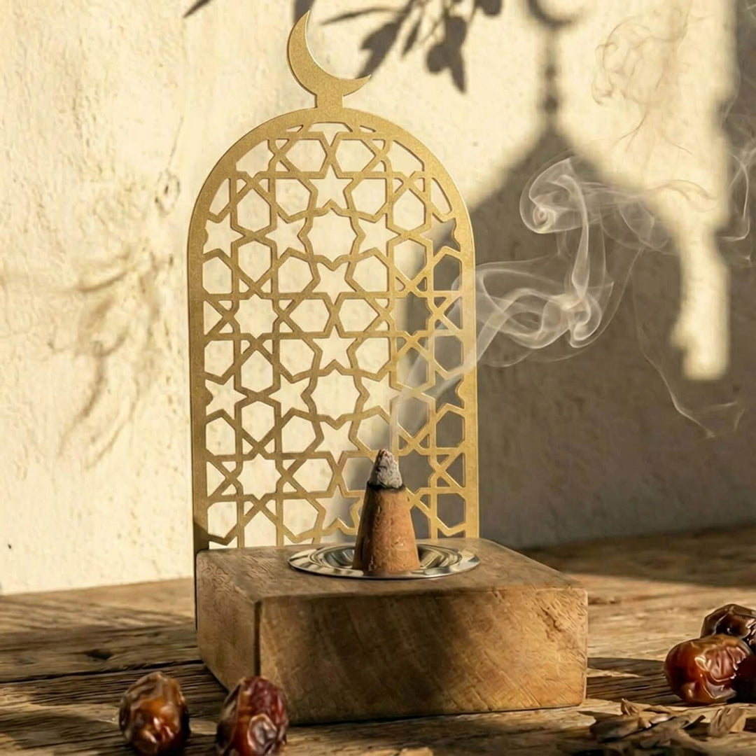 yildiz desenli mihrap form ahsap standli altin renk metal tutsuluk islamicwallarttr