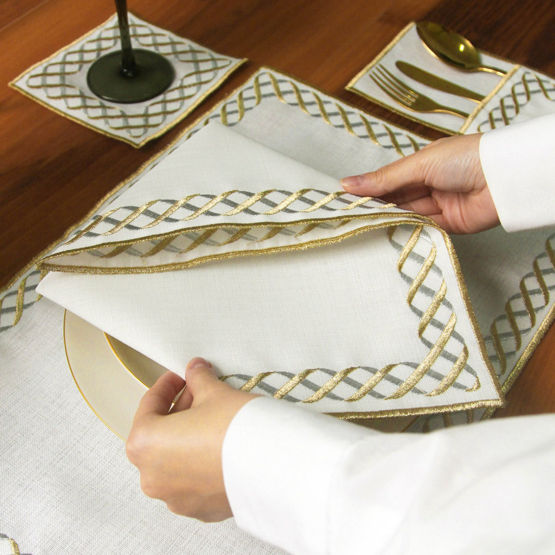 zincir kenar islemeli ramazan sofra seti amerikan servis catal bicak kesesi ve servis pecetelerinden olusur islamicwallarttr